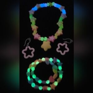 Kawaii Glow Heart Star Kandi Kids 4 Pc Jewelry Set. Square Knot Ends.